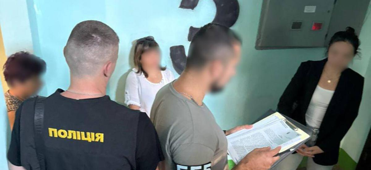 У Києві двох посадовців комунального медзакладу підозрюють у розкраданні 1,6 млн грн через фіктивний паліатив