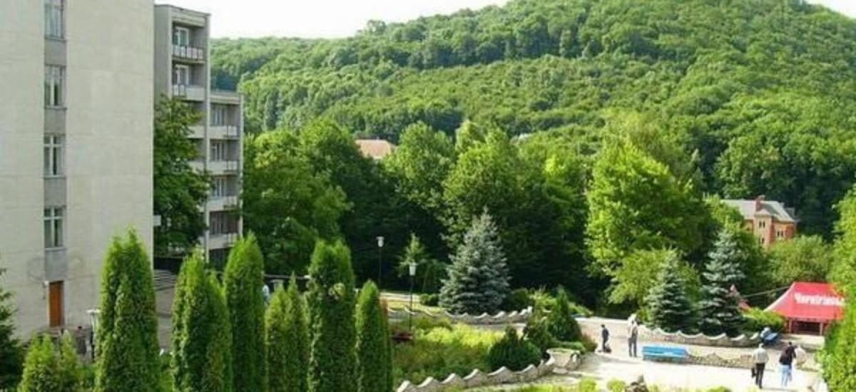 🕵️‍♂️🧡 Штурм санаторію в Конча-Заспі: ГУР, заручники і бізнес під прикриттям військових