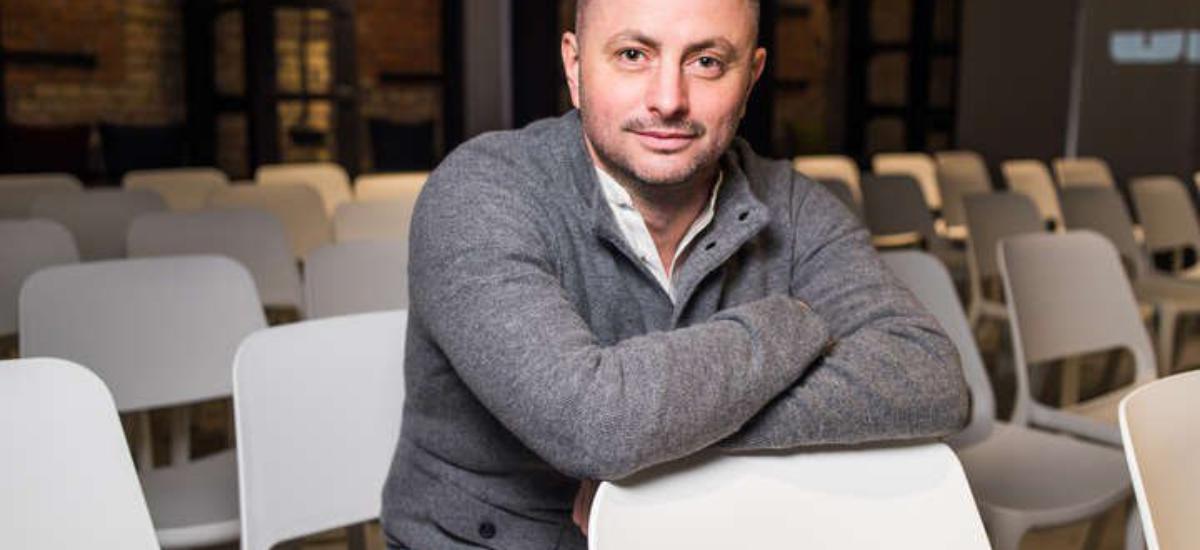 Голова Деснянської РДА заявив про плани копати вигрібні ями на Троєщині