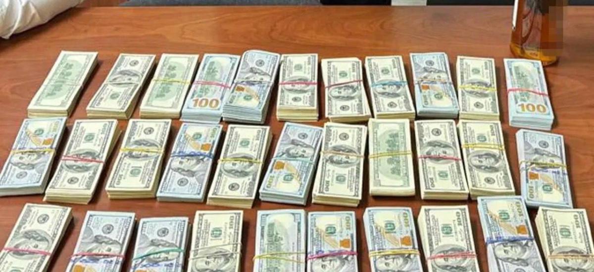 СБУ затримала полковника ПС ЗСУ і начальника управління СБУ на хабарі $320 тис. за укриття розкрадання коштів на аеродроми