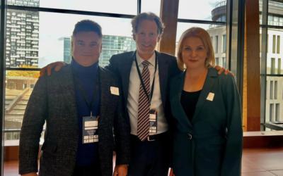 Туризм на крові: як чиновники Києва подорожують світом під час війни