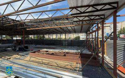 🚧 У Києві зупинено незаконне будівництво павільйону на комунальній землі: підприємцю оголошено підозру