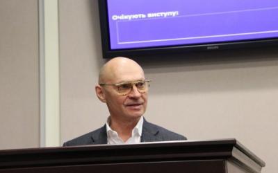 ⚡️ Втеча «гаманця Чернишова»: як ексголова Київоблради Олександр Скляров зняв із себе мандат, щоб залишити країну