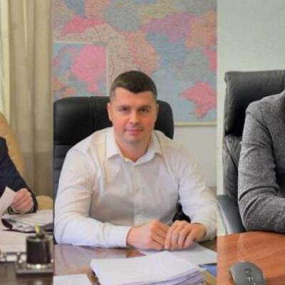 📦 Як "дрони" й "брендовий одяг" допомагають виводити мільйони: митний фронт війни - дронова схема