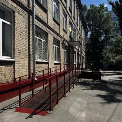 Печерська РДА замовила шкільне укриття за 207 млн грн із завищеними цінами: ризики переплати — понад 11 млн